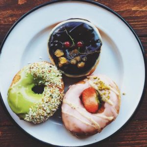 Drei verschiedene Donuts bei Brammibals Donuts