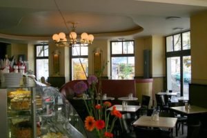 Sitzgelegenheiten im Café Anna Blume