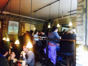 Der Essensbereich im Cocolo Ramen X-Berg